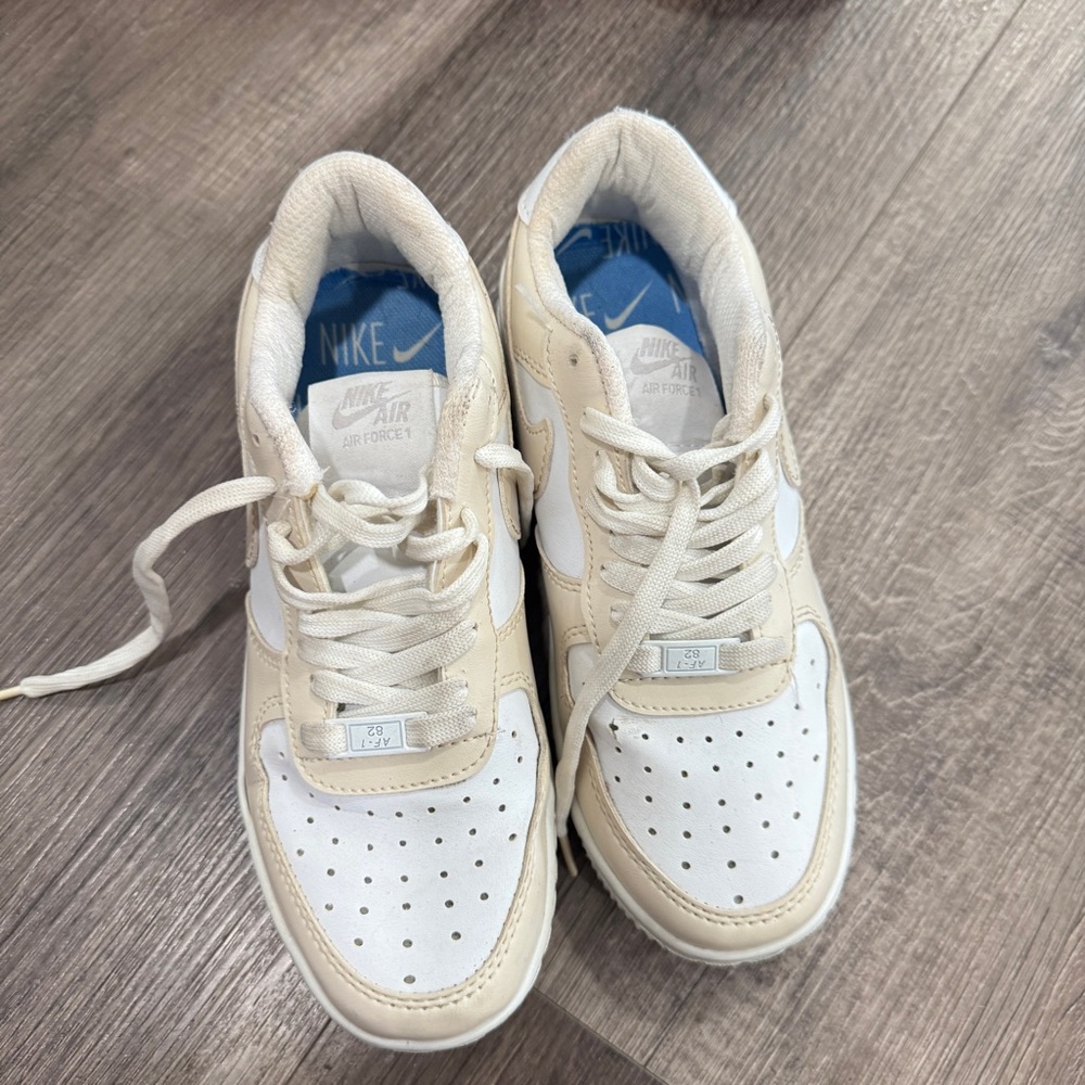 Nike Air Force 1 in Beige and White